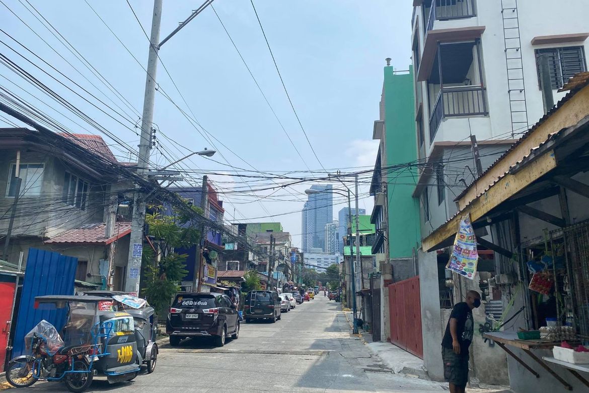 Land for Sale in South Cembo, Makati, Metro Manila near MRT-3 Guadalupe