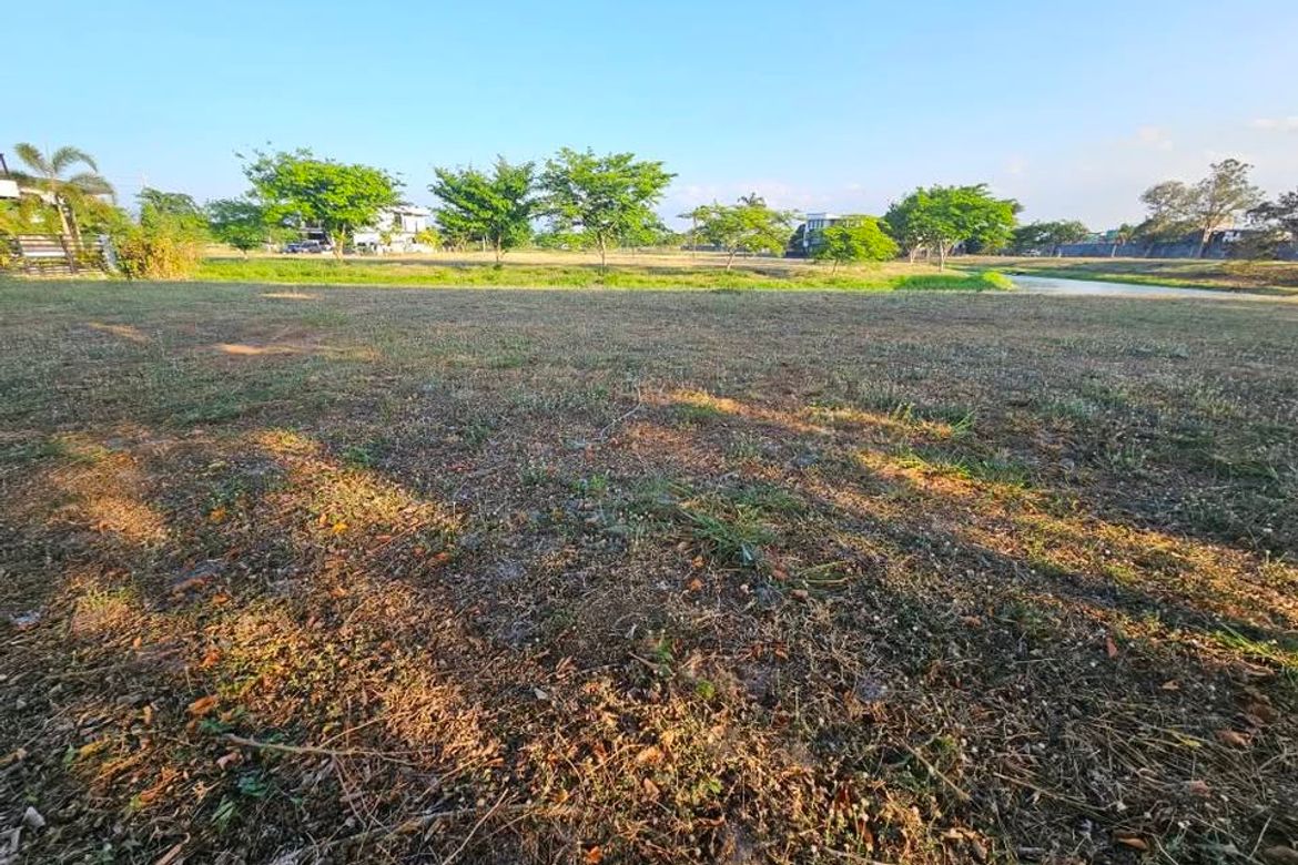 Land for Sale in South Lake Village at Eton City, Don Jose, Santa Rosa, Laguna