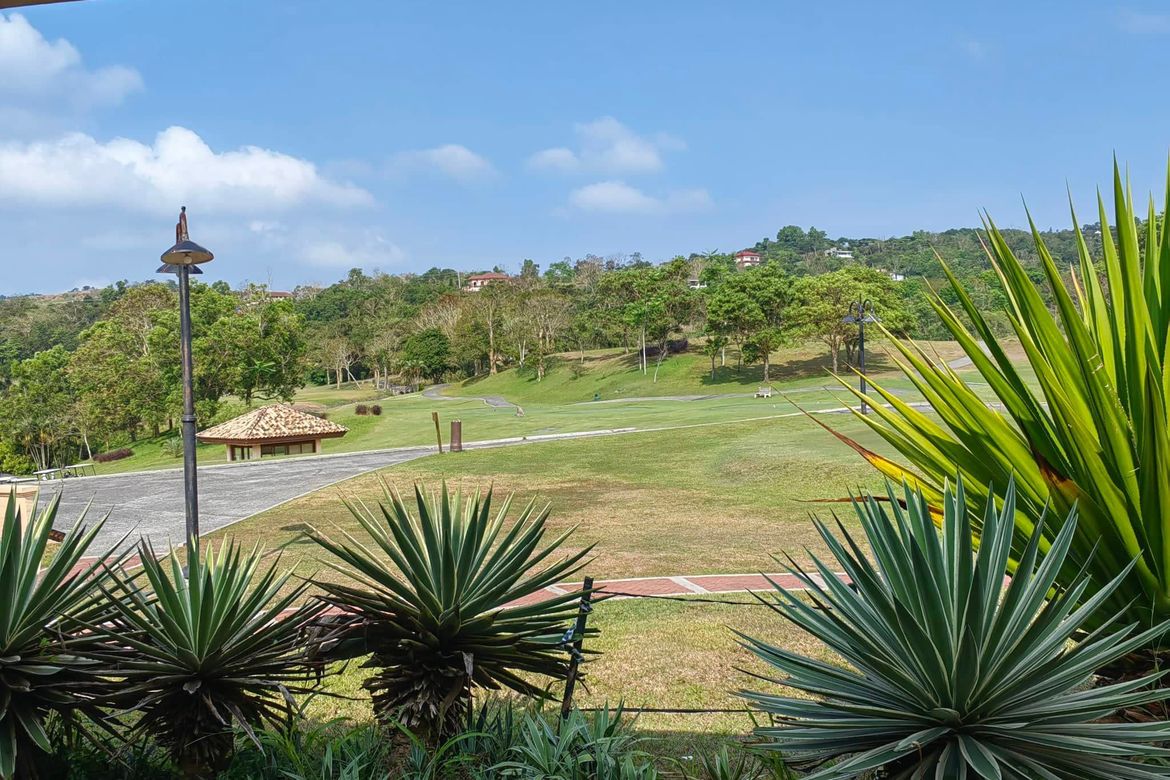 Land for Sale in Splendido Taal Towers, Niyugan, Laurel, Batangas – photo 4