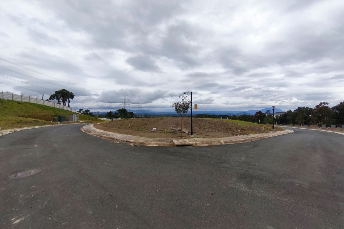 Land for Sale in Tagaytay Highlands, Iruhin East, Tagaytay, Cavite – photo 3