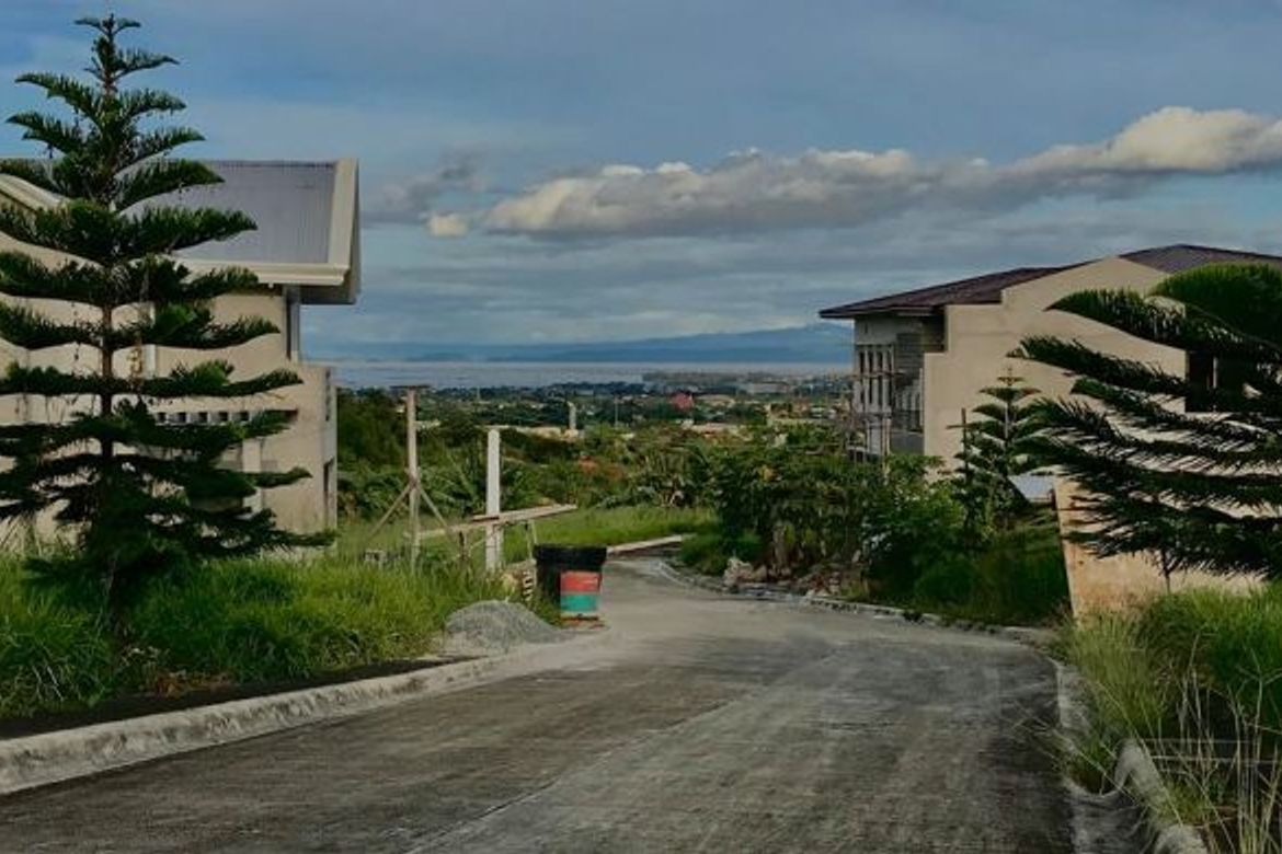Land for Sale in The Pines at South Peak, San Antonio, San Pedro, Laguna – photo 2