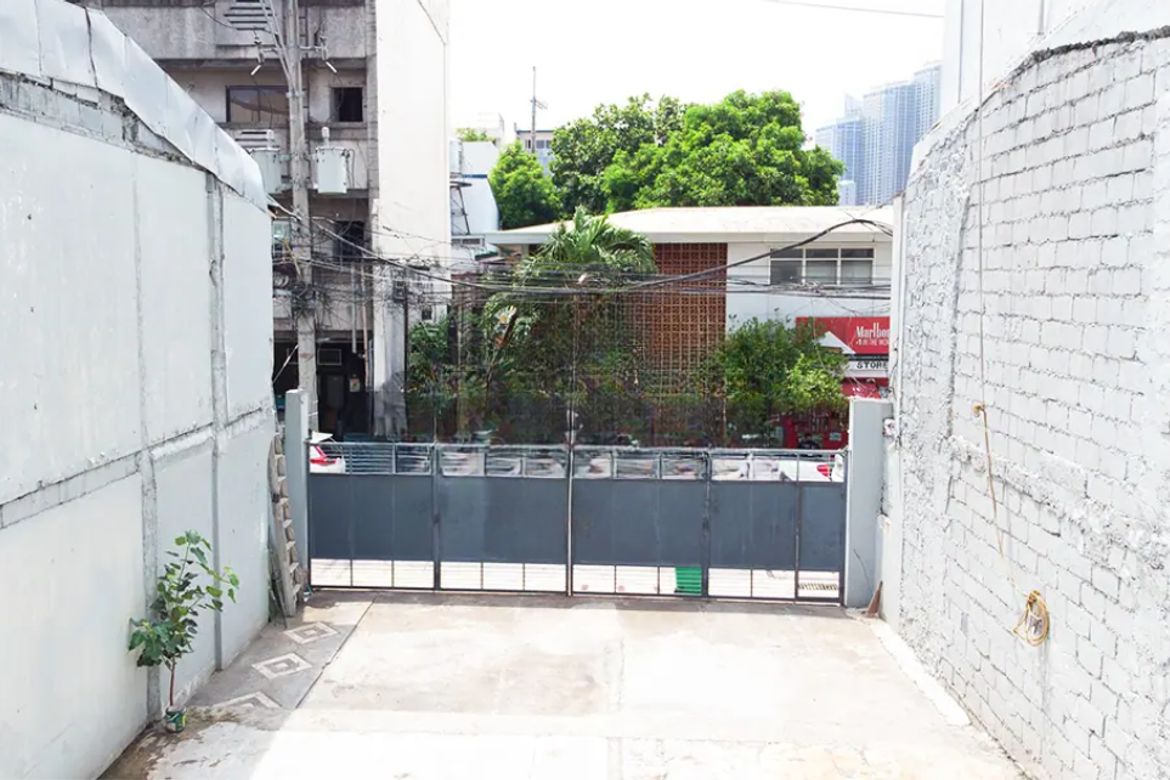 Land for Sale in Urdaneta, Makati, Metro Manila near MRT-3 Ayala – photo 2