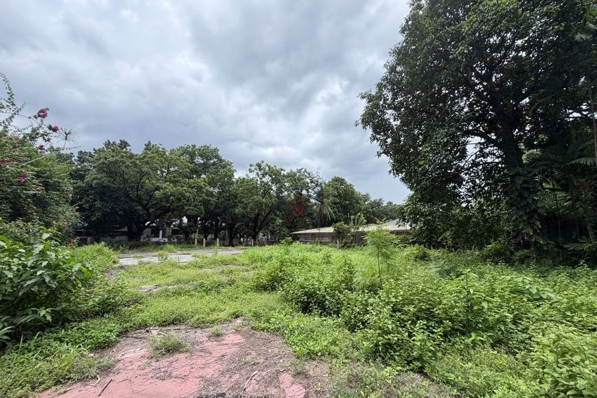 Land for Sale in Urdaneta, Makati, Metro Manila near MRT-3 Buendia – photo 2