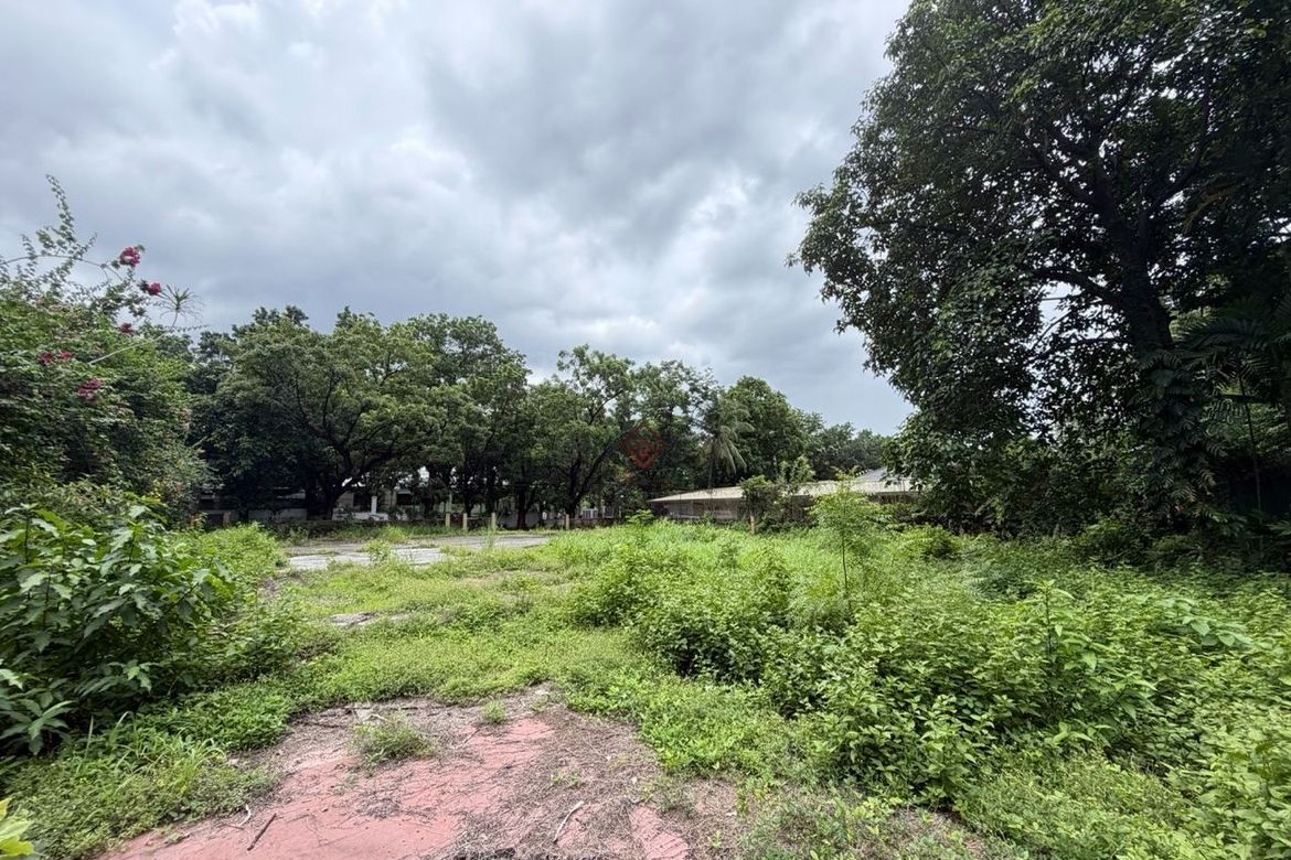 Land for Sale in Urdaneta, Makati, Metro Manila near MRT-3 Buendia – photo 3