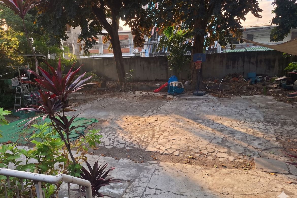 Land for Sale in Valenzuela, Makati, Metro Manila – photo 6