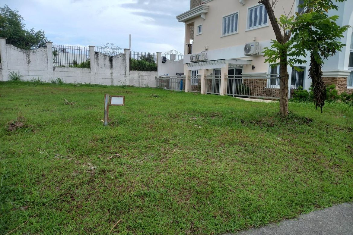 Land for Sale in Versailles Alabang Village, Almanza Dos, Las Piñas, Metro Manila – photo 2