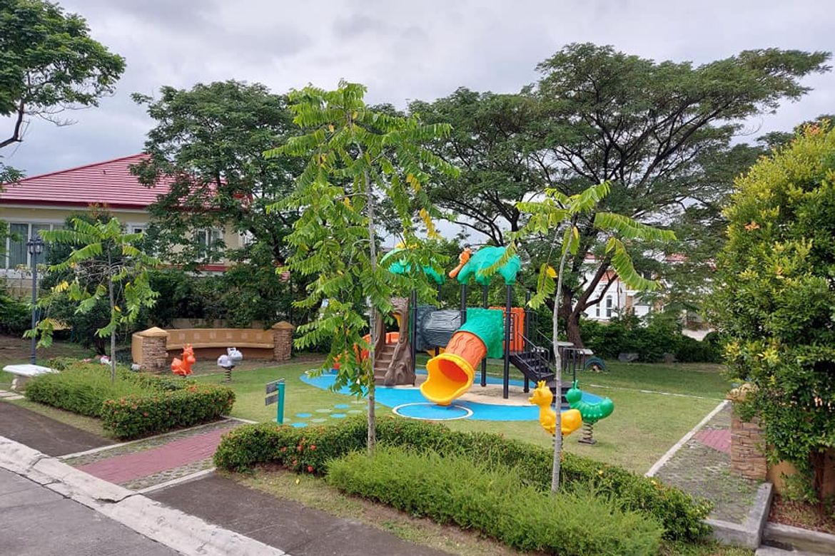 Land for Sale in Versailles Alabang Village, Almanza Dos, Las Piñas, Metro Manila – photo 2