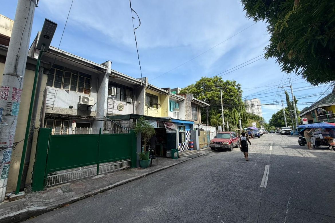 Land for Sale in West Triangle, Quezon City, Metro Manila near MRT-3 North Avenue