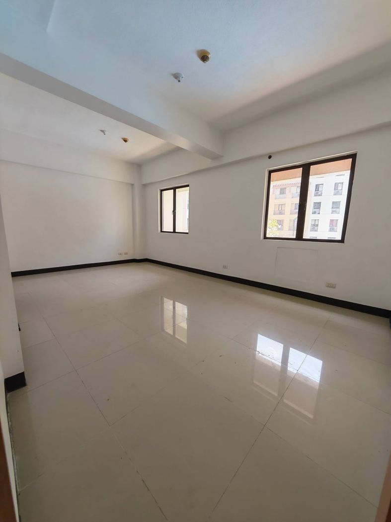 Lush 3-Bedroom Condo Unit for Sale in New Port City, Pasay City – photo 4