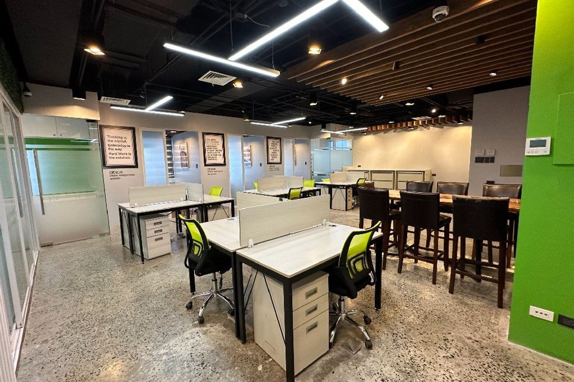 Office for Sale in Parkway Corporate Center, Alabang, Muntinlupa, Metro Manila – photo 2