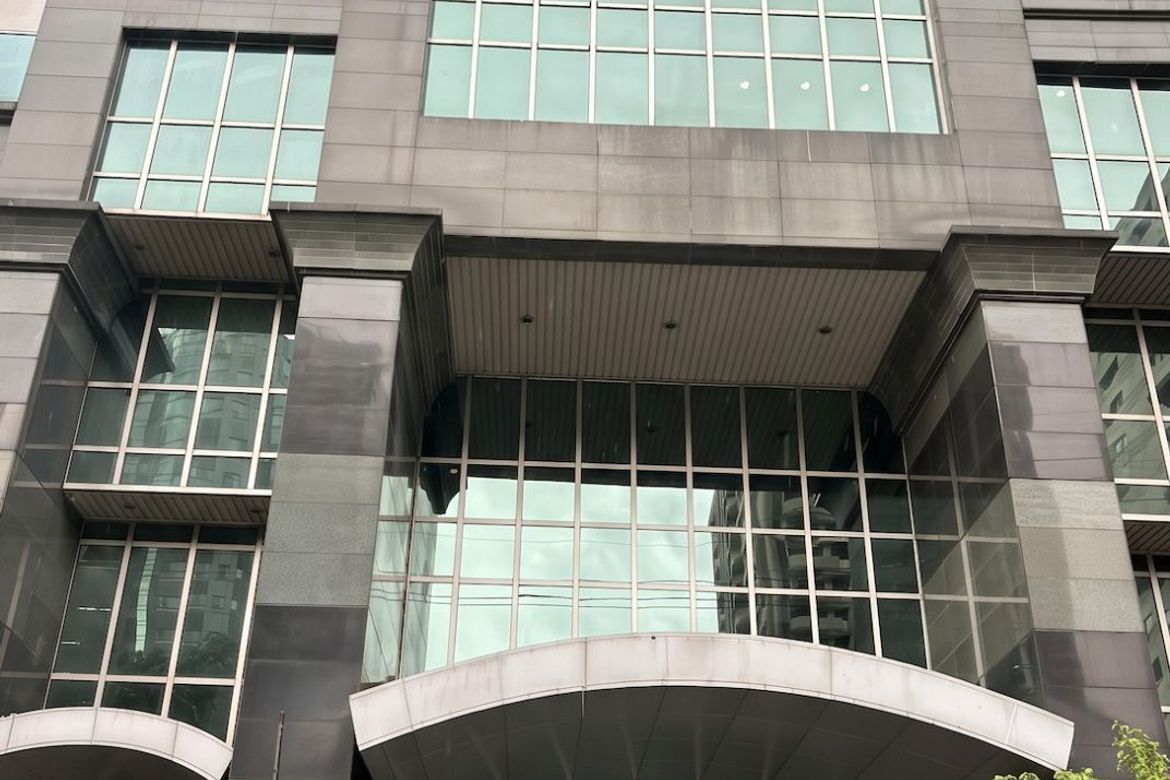 Office for Sale in Prestige Tower, San Antonio, Pasig, Metro Manila near MRT-3 Ortigas – photo 2