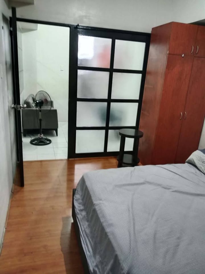 Semi-Furnished 1-Bedroom Condo for Rent at Rada Regency, Legaspi Village photo 6