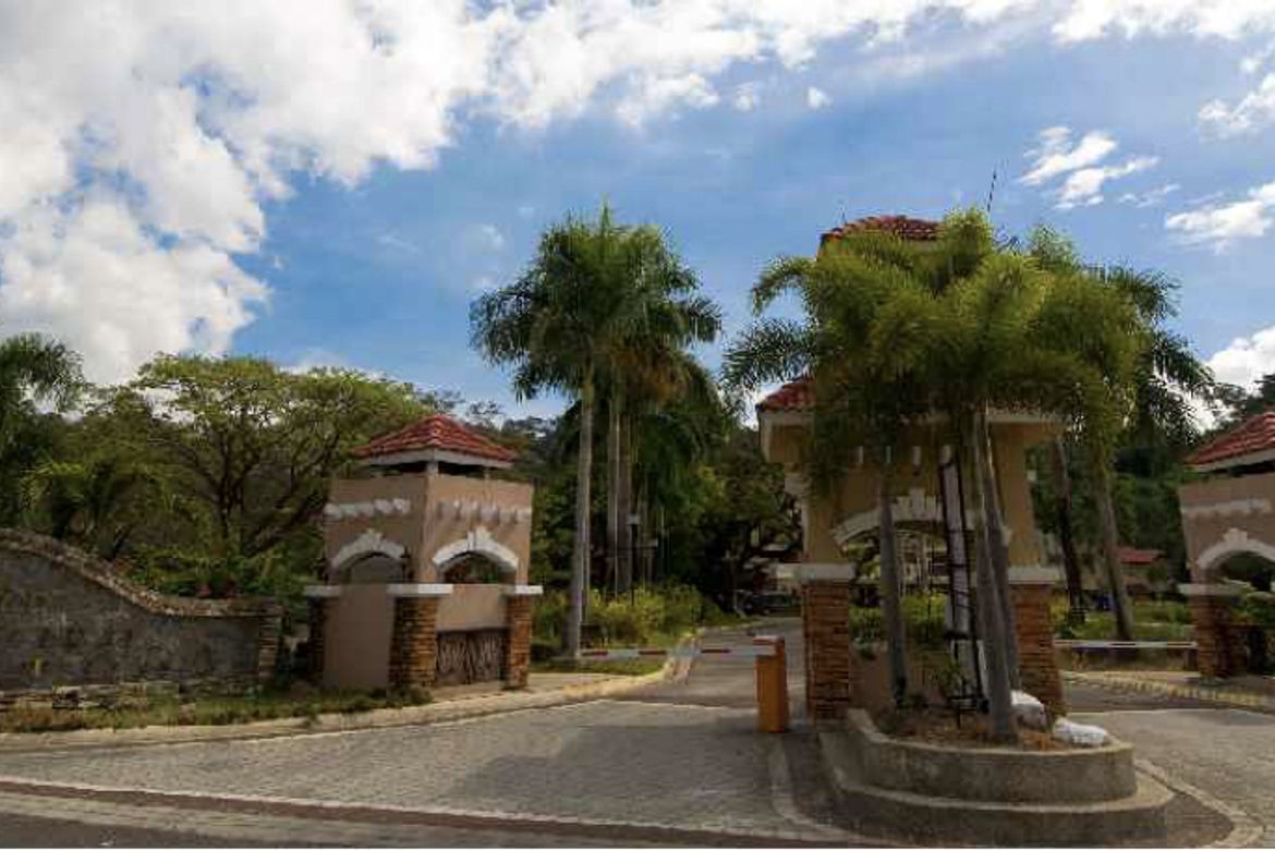 Shophouse for Sale in Balaybay, Castillejos, Zambales – photo 2