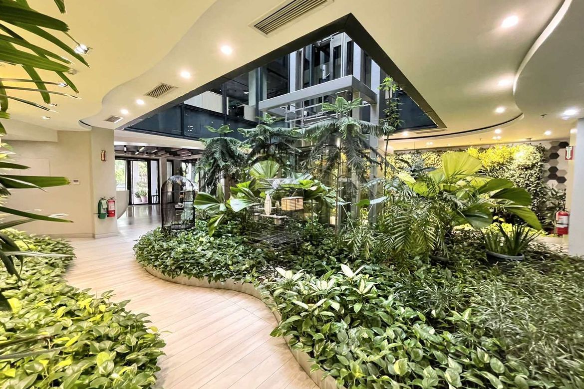 Shophouse for Sale in Bangkal, Makati, Metro Manila near MRT-3 Magallanes