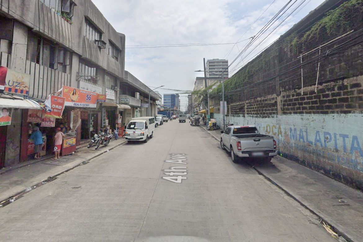 Shophouse for Sale in Barangay 68, Caloocan, Metro Manila near LRT-1 Monumento – photo 3