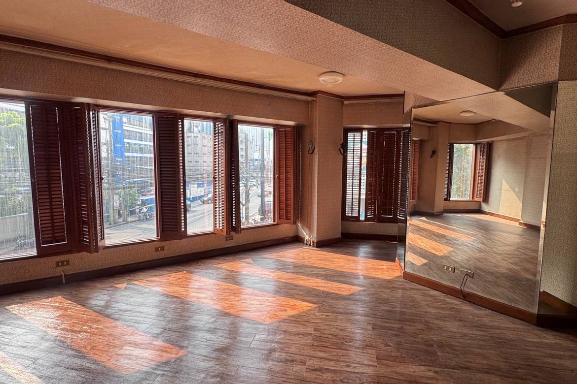Shophouse for Sale in Bel-Air, Makati, Metro Manila – photo 2