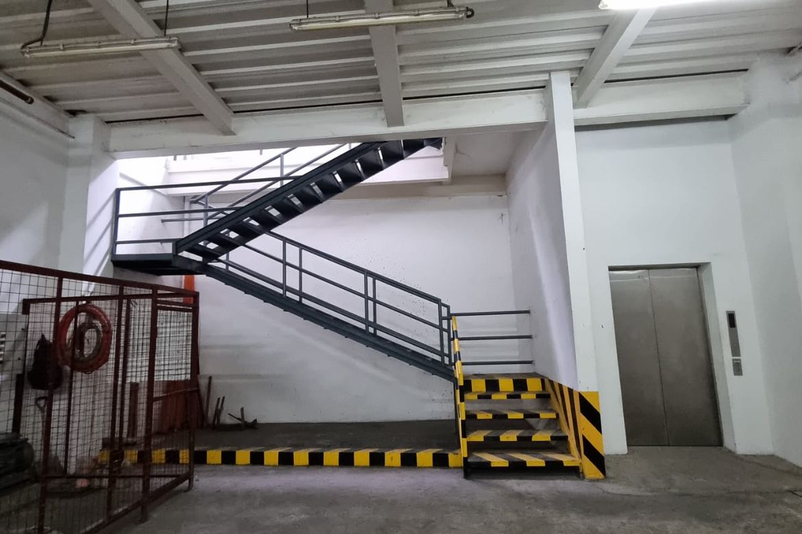Shophouse for Sale in Binondo, Manila, Metro Manila near LRT-1 Carriedo