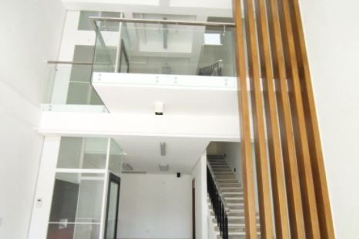 Shophouse for Sale in Laging Handa, Quezon City, Metro Manila near MRT-3 Kamuning – photo 2