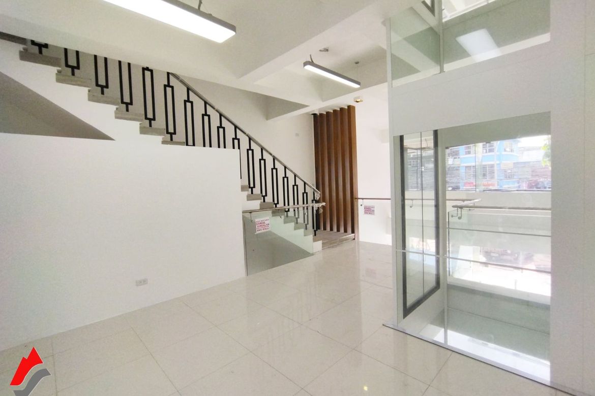 Shophouse for Sale in Laging Handa, Quezon City, Metro Manila near MRT-3 Kamuning – photo 4