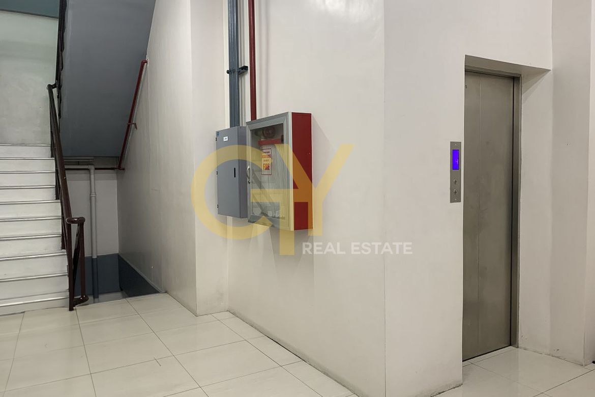 Shophouse for Sale in Laging Handa, Quezon City, Metro Manila near MRT-3 Kamuning – photo 6