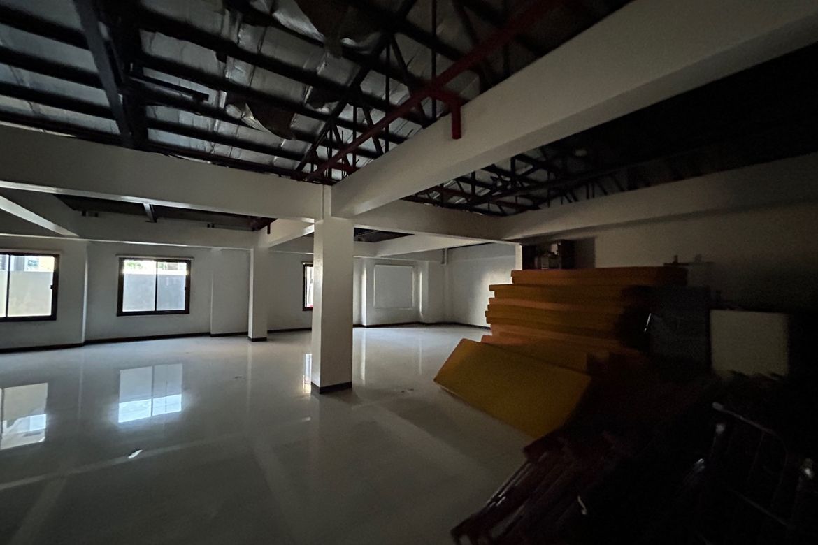 Shophouse for Sale in Makati, Makati City – photo 6