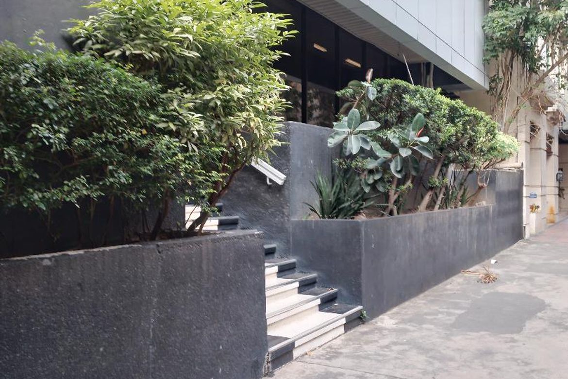Shophouse for Sale in San Lorenzo, Makati, Metro Manila near MRT-3 Ayala
