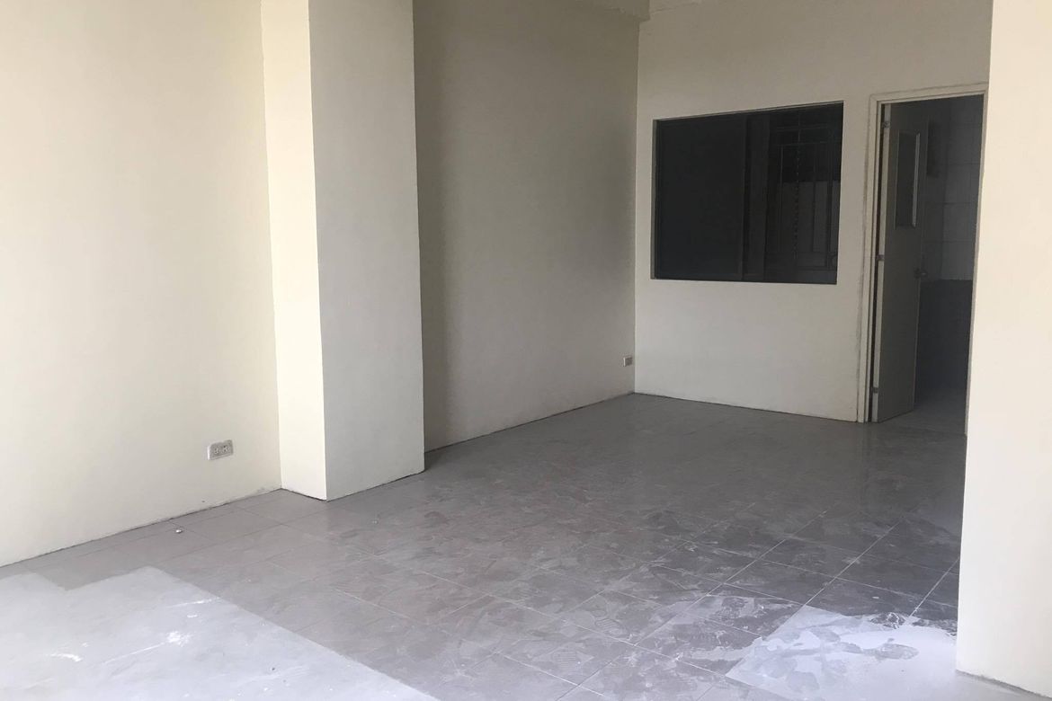 Shophouse for Sale in San Nicolas, Manila, Metro Manila
