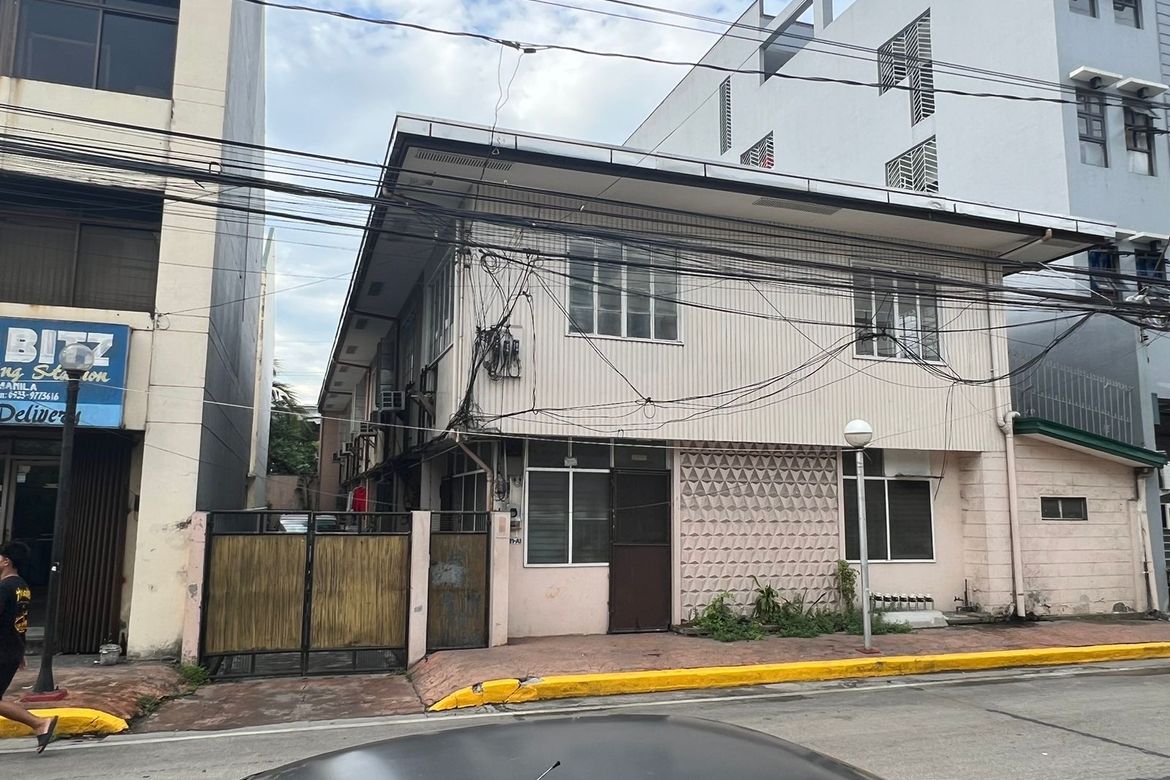 Shophouse for Sale in Santa Mesa, Manila, Metro Manila near LRT-2 V. Mapa