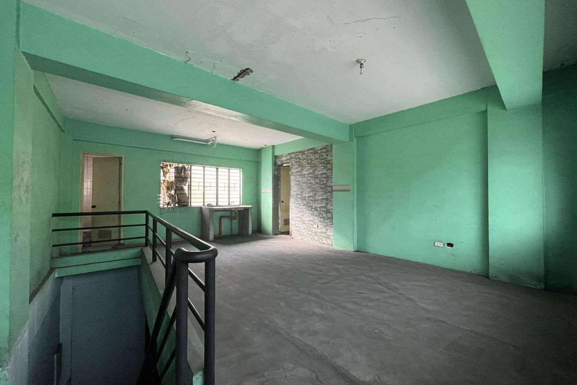 Shophouse for Sale in Tondo, Manila, Metro Manila near LRT-1 Tayuman – photo 2