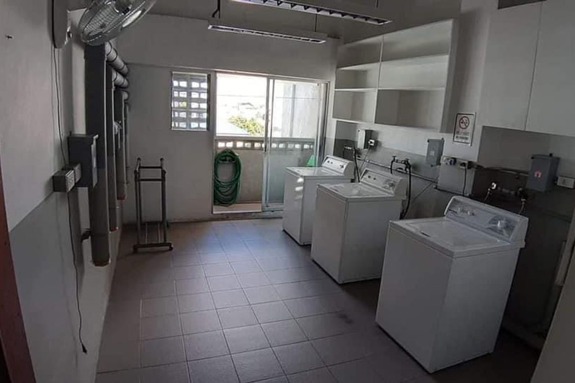 Shophouse for Sale in Urdaneta, Makati City near MRT-3 Buendia – photo 6