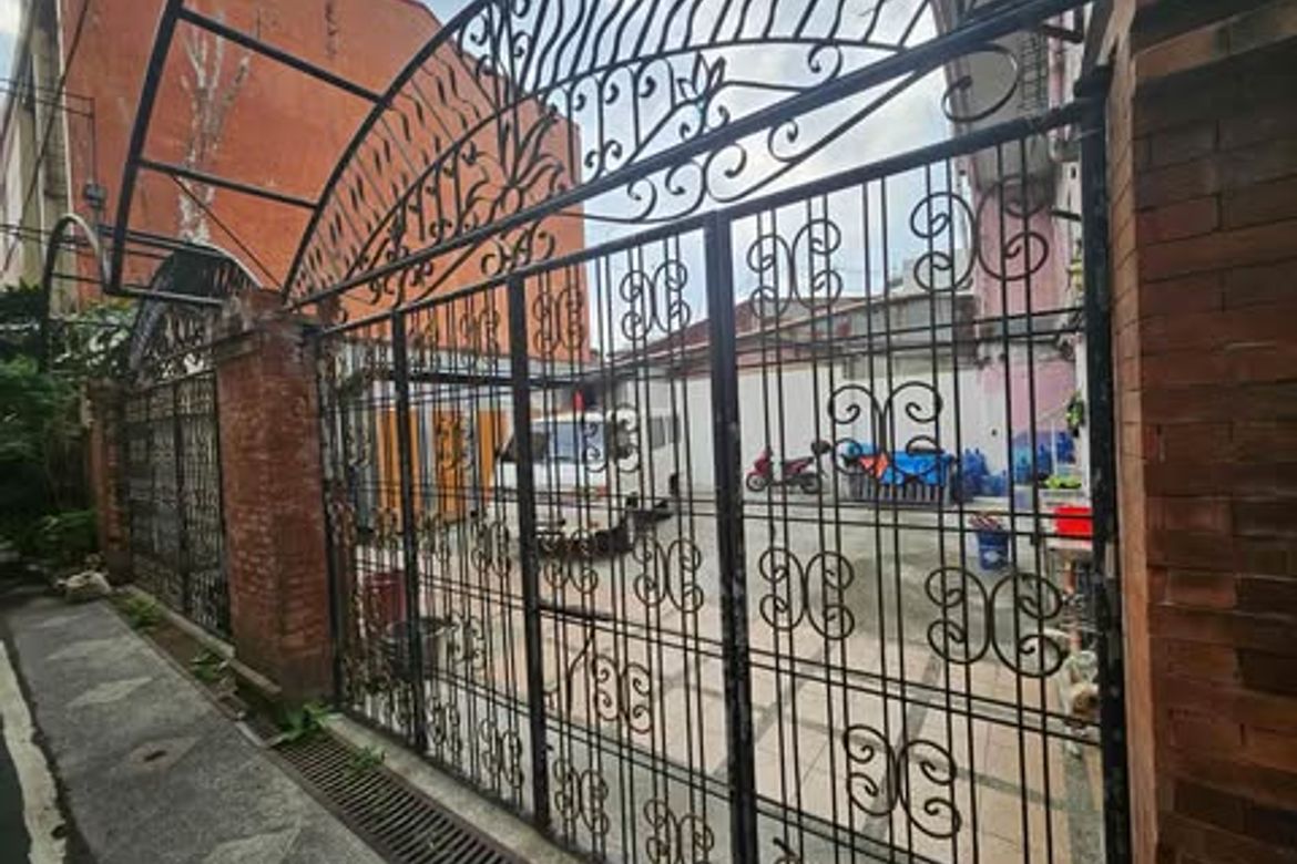 Shophouse for Sale in Veterans Village, Quezon City, Metro Manila near MRT-3 North Avenue – photo 6