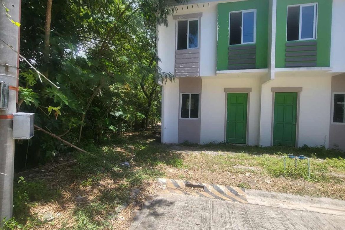 Townhouse for Sale in Dao, Dauis, Bohol