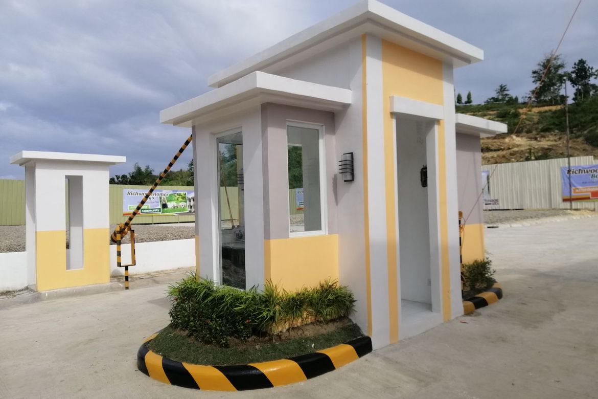Townhouse for Sale in La Paz, Bogo, Cebu – photo 5