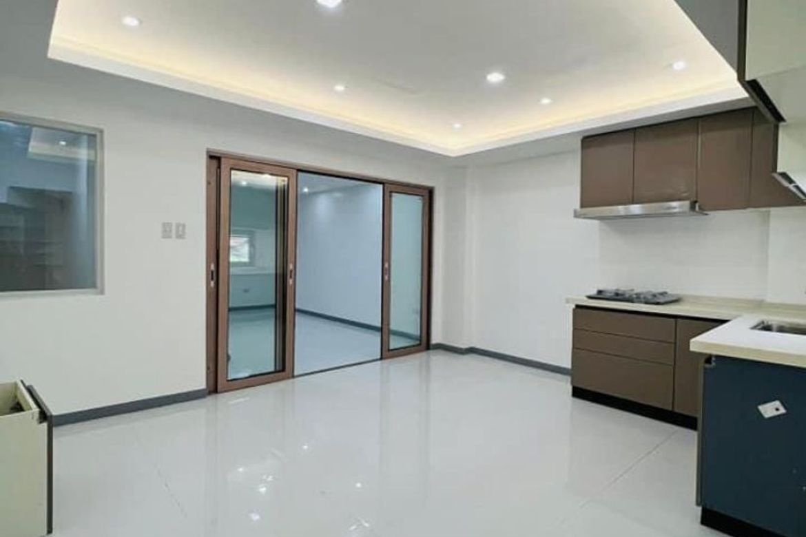 Townhouse for Sale in Tambo, Parañaque, Metro Manila – photo 5