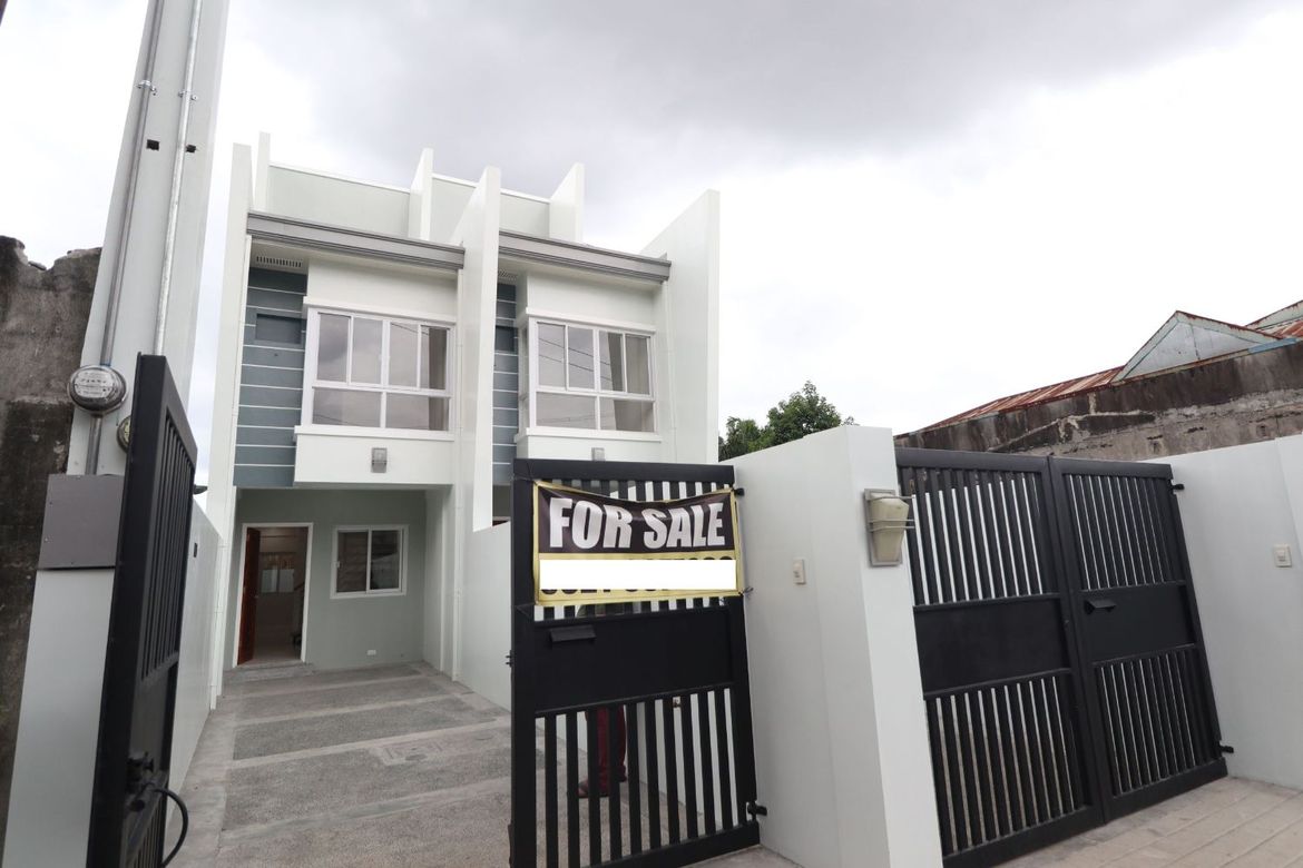 Townhouse for Sale in Ugong, Valenzuela, Metro Manila – photo 2