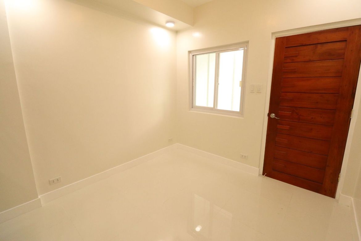 Townhouse for Sale in Ugong, Valenzuela, Metro Manila – photo 4