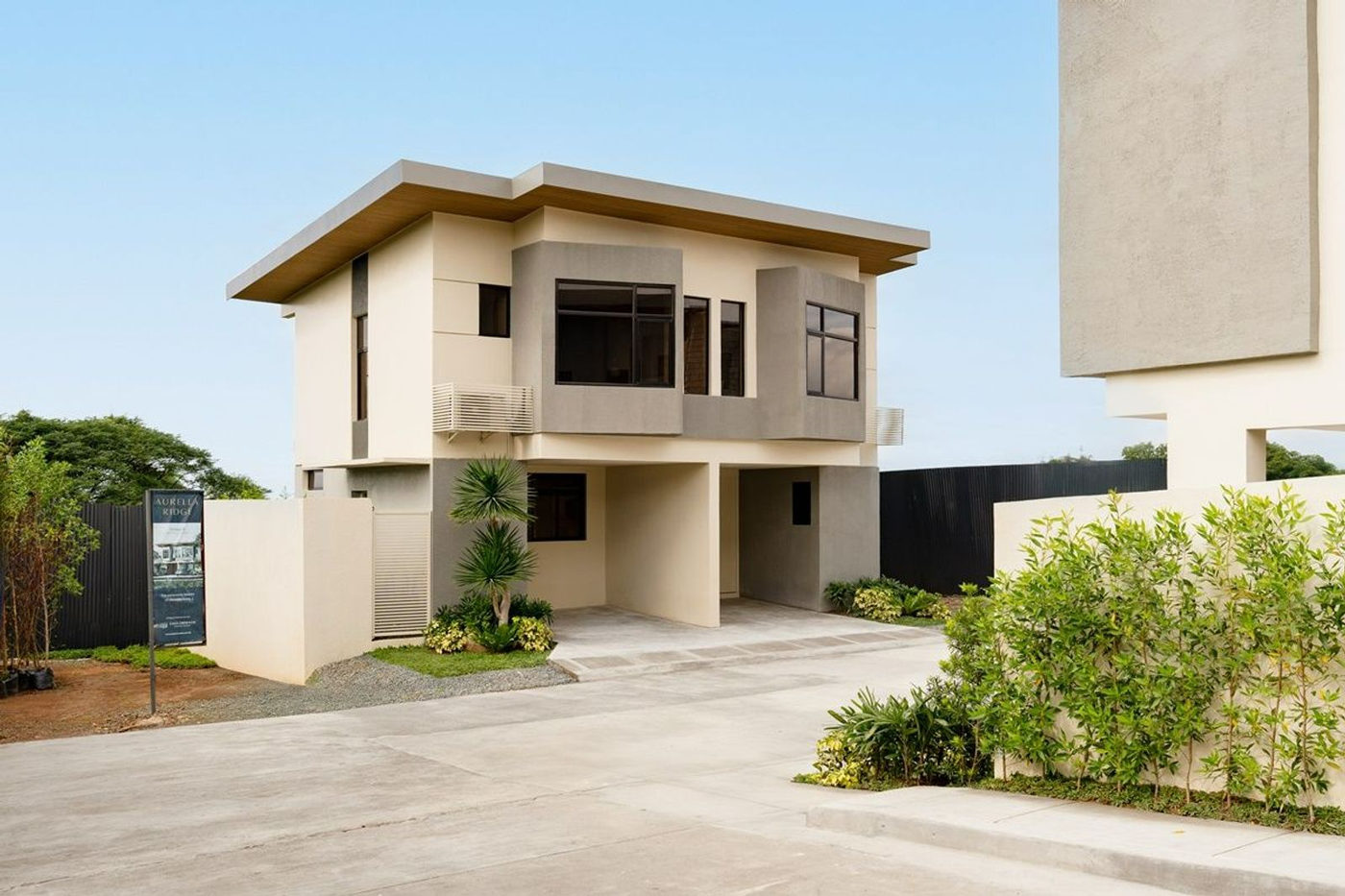 Townhouse on 51.7 SQM Lot for Sale in Aurella Ridge, Pantok, Binangonan, Rizal