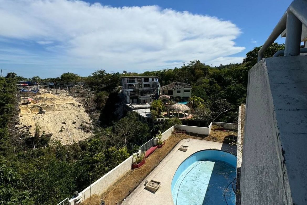 Villa for Sale in Busay, Cebu City, Cebu