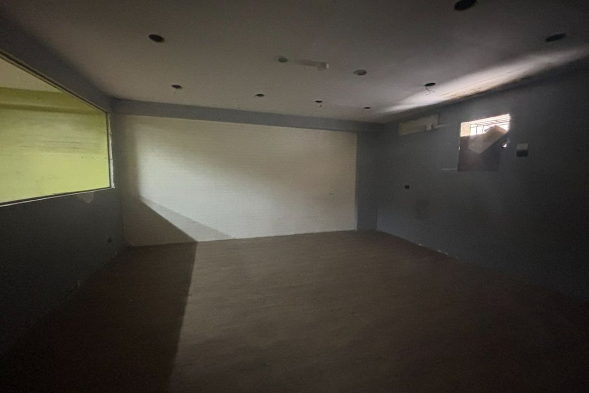Warehouse / Factory for Rent in Pio Del Pilar, Makati, Metro Manila photo 2