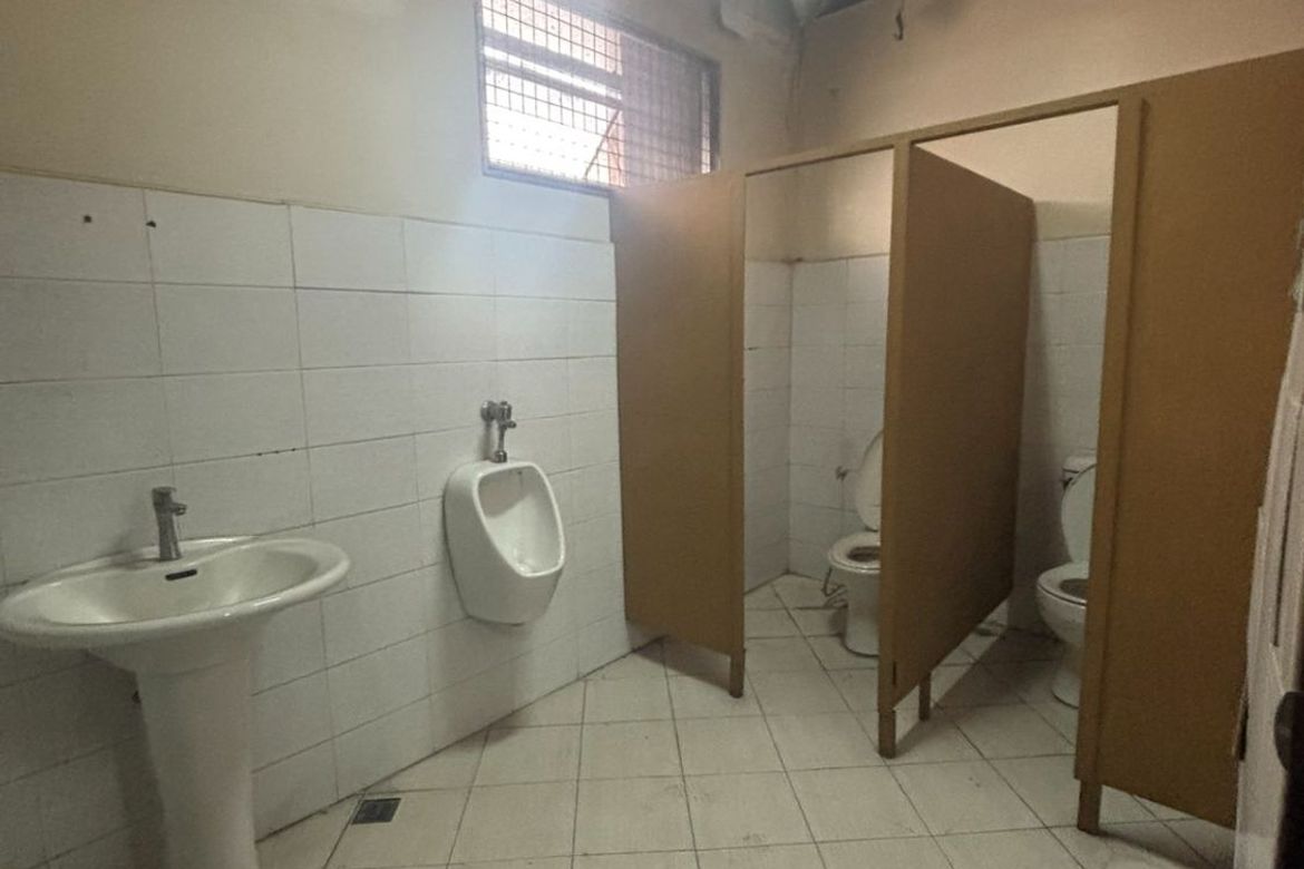 Warehouse / Factory for Rent in Pio Del Pilar, Makati, Metro Manila photo 4