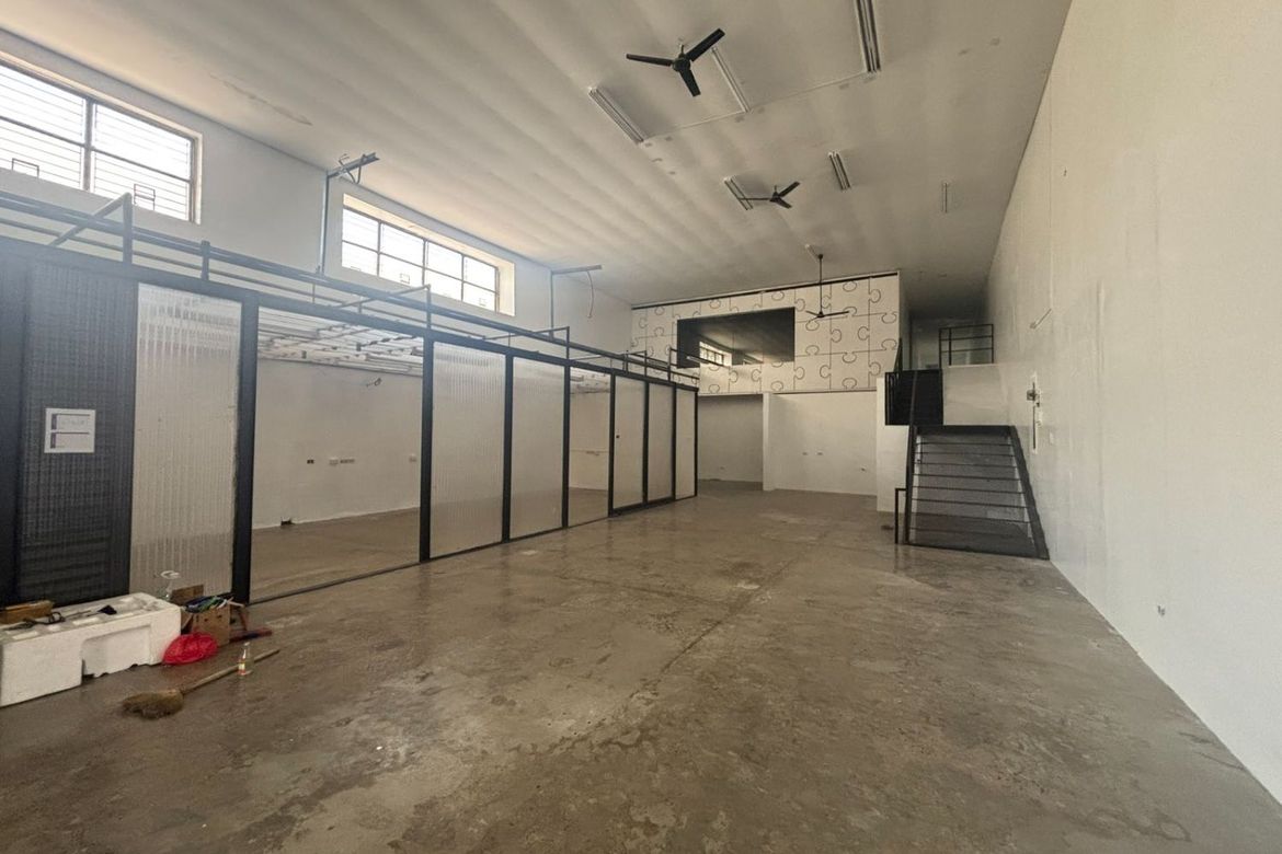 Warehouse / Factory for Rent in Pio Del Pilar, Makati, Metro Manila photo 2