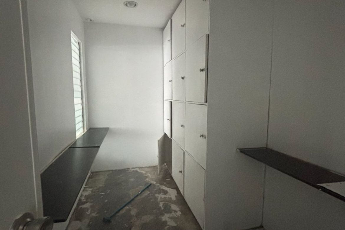 Warehouse / Factory for Rent in Pio Del Pilar, Makati, Metro Manila photo 3