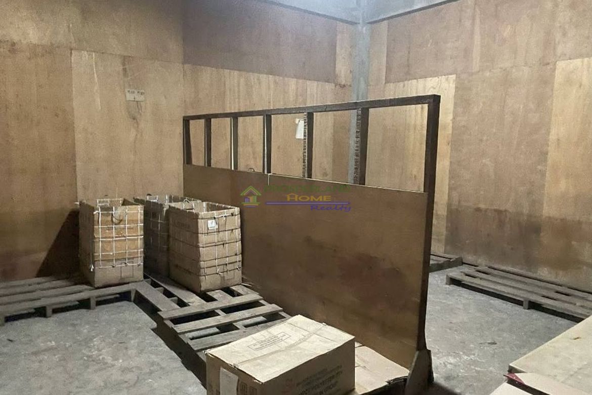 Warehouse / Factory for Rent in San Nicolas, Pasig, Metro Manila photo 2