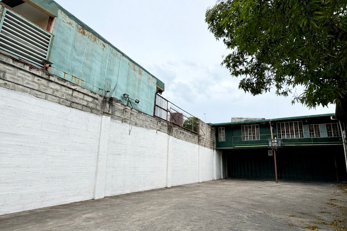 Warehouse / Factory for Sale in Almanza Dos, Las Piñas, Metro Manila – photo 3
