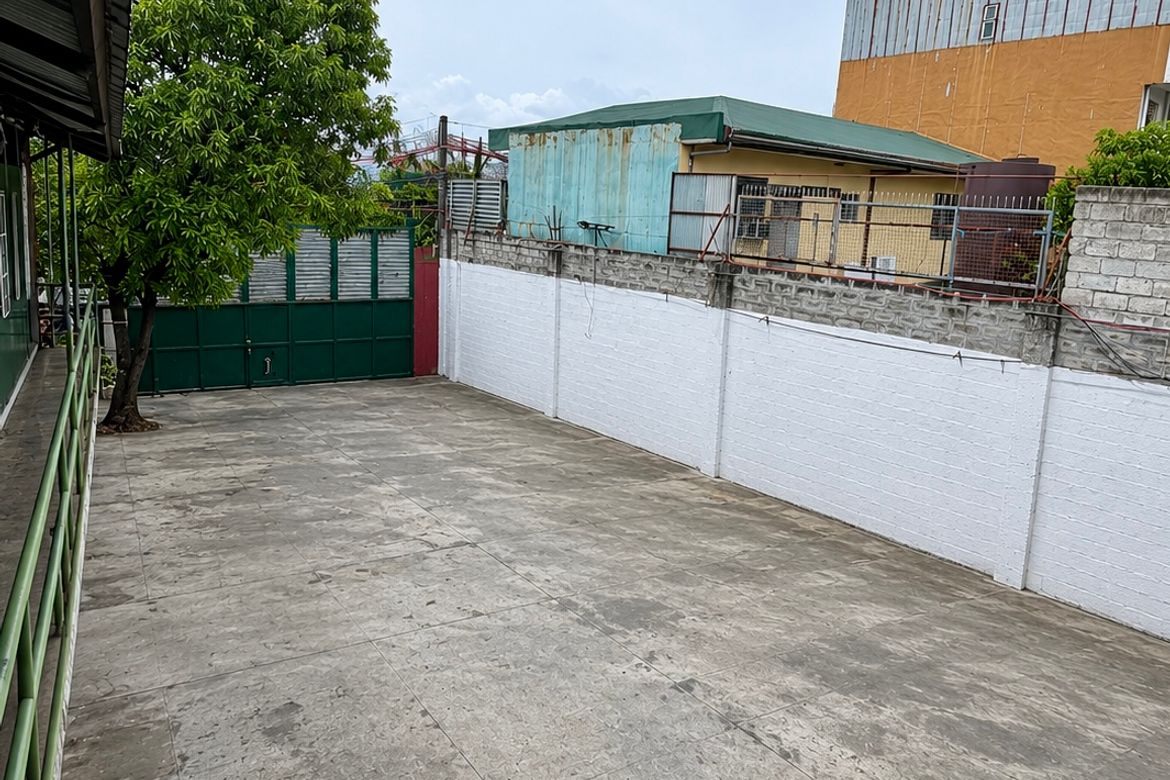 Warehouse / Factory for Sale in Almanza Dos, Las Piñas, Metro Manila – photo 4