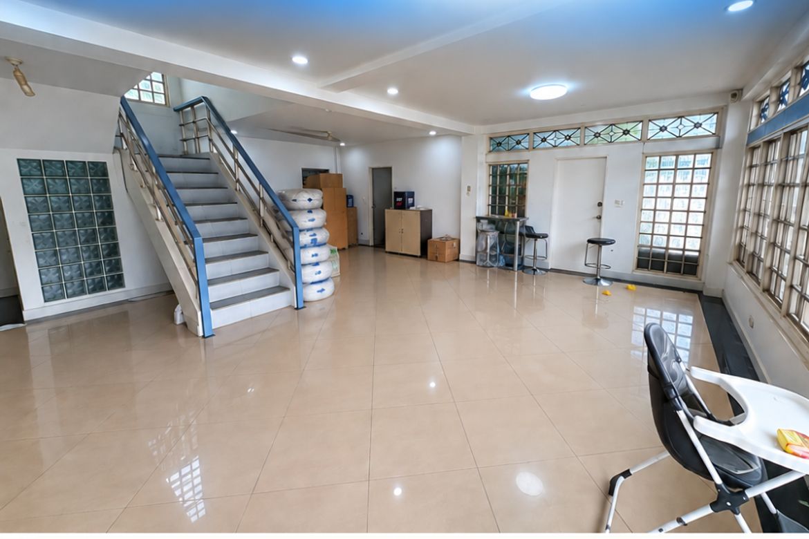 Warehouse / Factory for Sale in Barangay 93, Caloocan, Metro Manila near LRT-1 Monumento