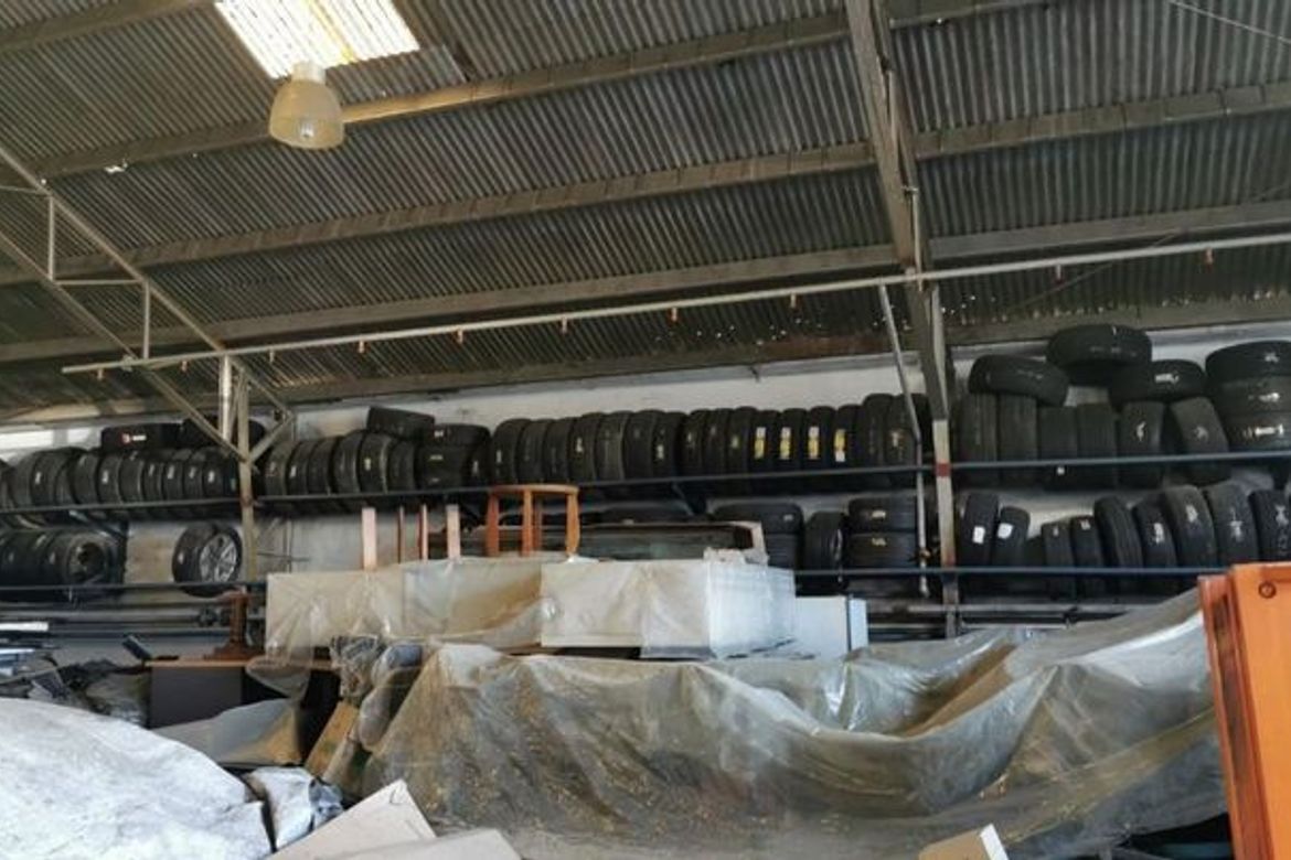 Warehouse / Factory for Sale in Bungad, Quezon City, Metro Manila near MRT-3 North Avenue – photo 3