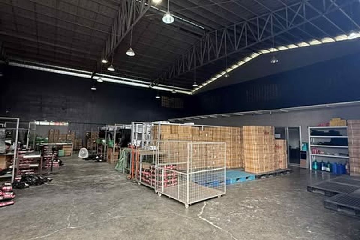 Warehouse / Factory for Sale in Mapulang Lupa, Valenzuela, Metro Manila – photo 2
