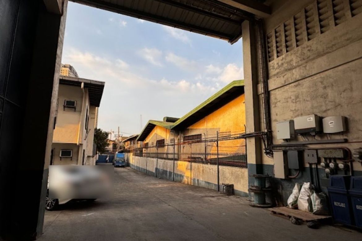 Warehouse / Factory for Sale in Quirino 3-A, Quezon City, Metro Manila near LRT-2 Anonas – photo 2