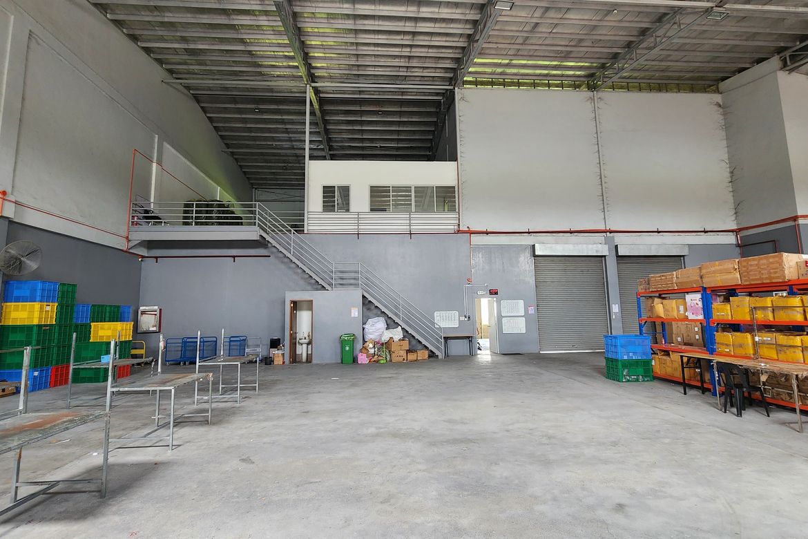 Warehouse / Factory for Sale in San Agustin III, Dasmariñas, Cavite